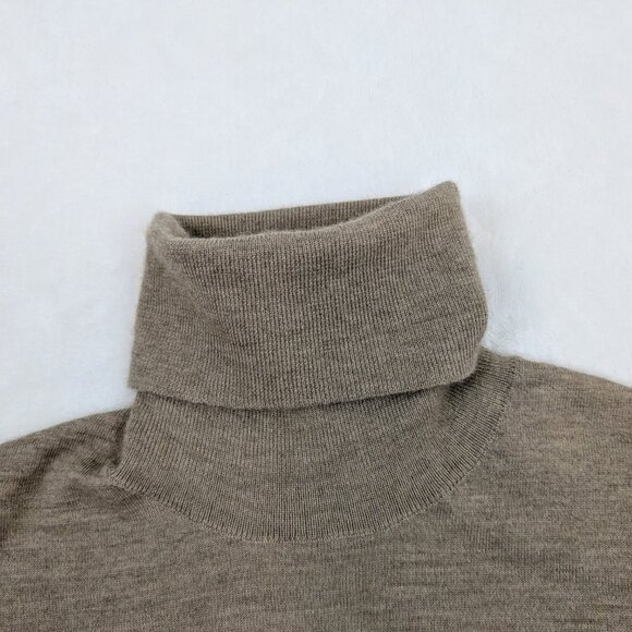 CO Essentials 100% cashmere turtleneck sweater - Picture 10 of 13